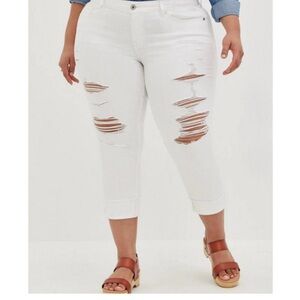Torrid Vintage Stretch Crop Boyfriend Women's White Distressed Jeans Sz 18 NWT